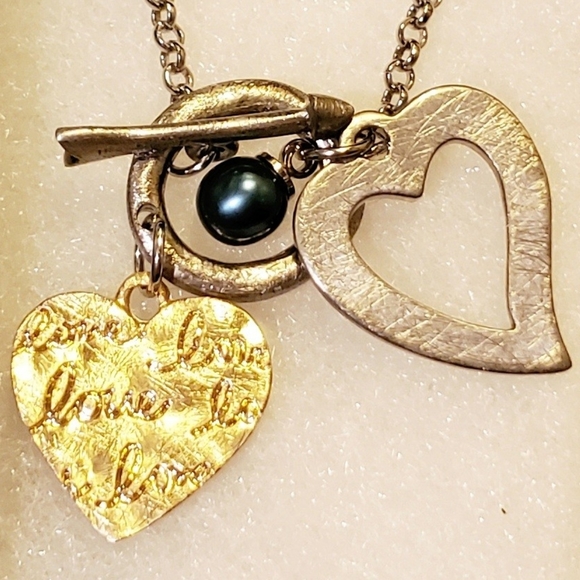 Vantel Pearls double hammered hearts toggle clasp - Picture 3 of 3